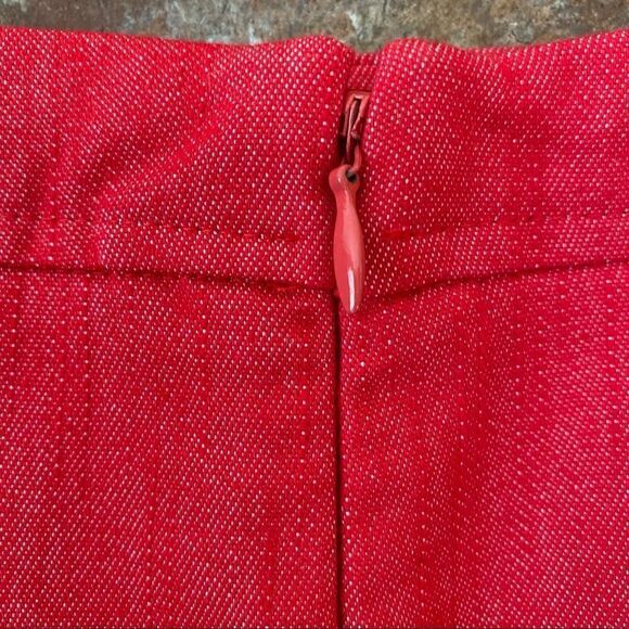 DressBarn Red Stretchy Denim Pencil Skirt with Faux Embellished Pockets Size 10 - Picture 5 of 8